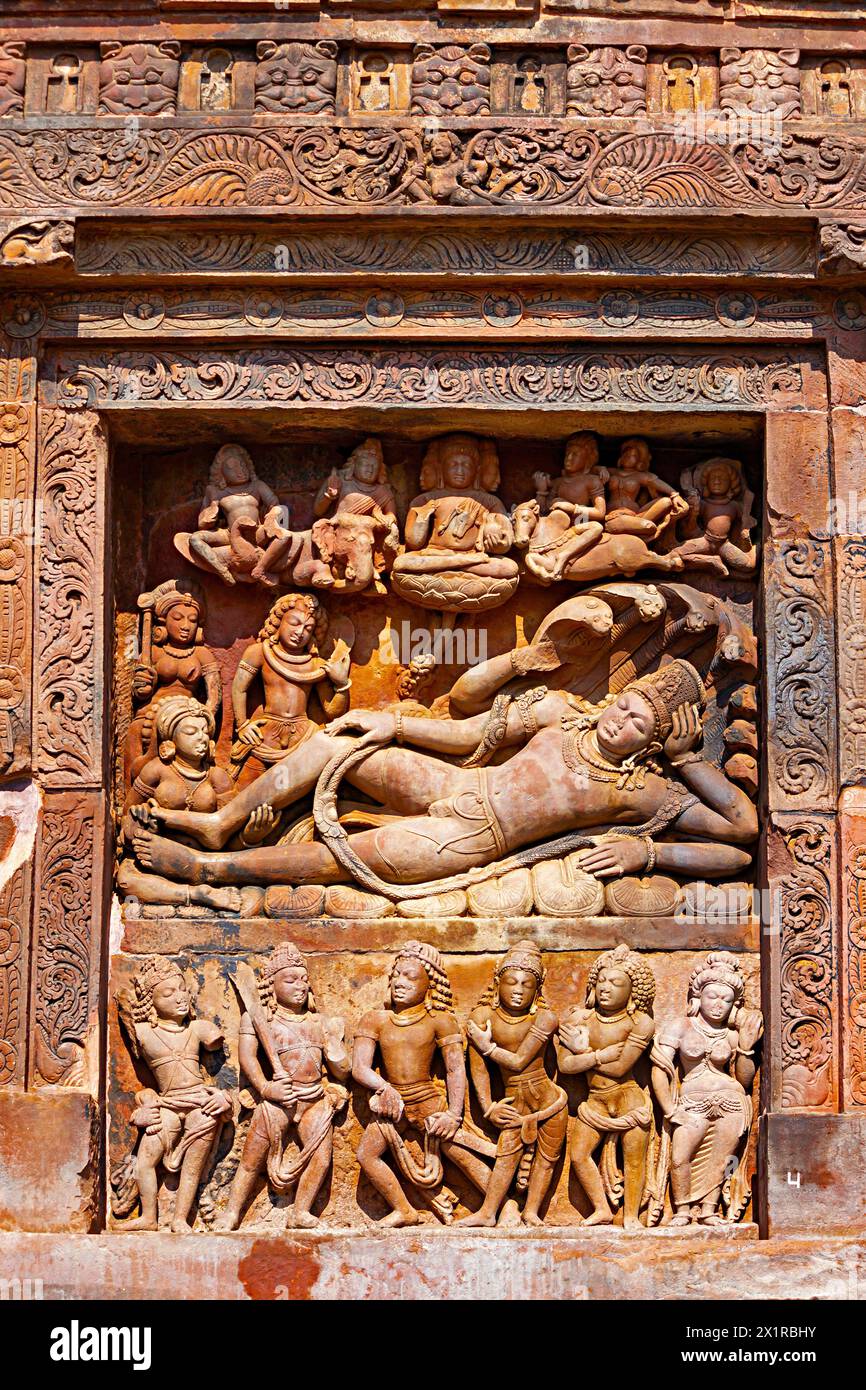 Vishnu détente sur Shesha Nag, Temple Dashavatar, Deogarh, Lalitpur, Uttar Pradesh, Inde. Banque D'Images