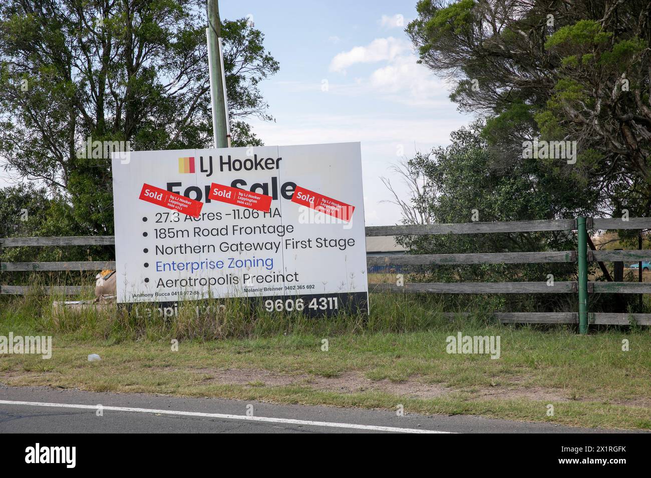 Terrain vendu dans la région du Grand Western Sydney, au large de Luddenham Road près du nouvel aéroport de Western Sydney et de la nouvelle ligne de métro de Sydney, NSW, Australie Banque D'Images