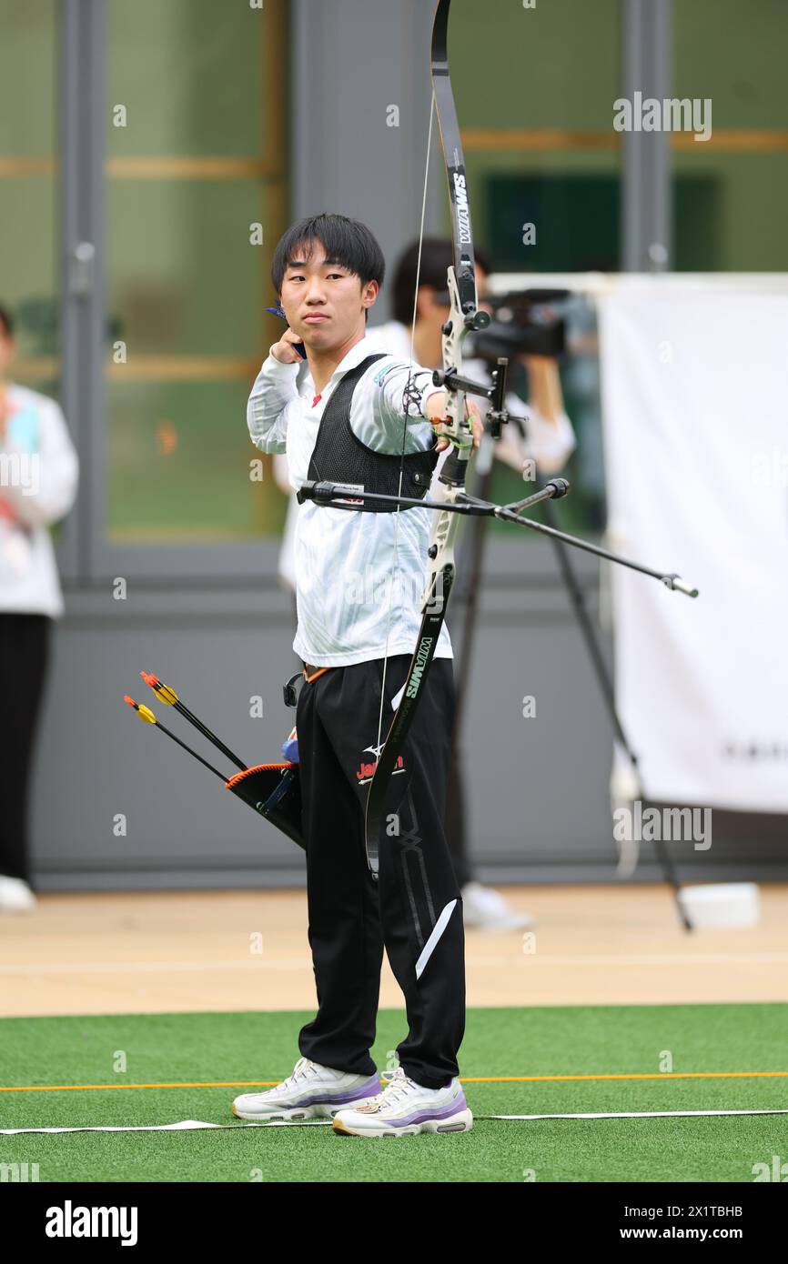 Champ de tir à l'arc du Centre national d'entraînement d'Ajinomoto, Tokyo, Japon. 18 avril 2024. Fumiya Saito (JPN), 18 AVRIL 2024 - tir à l'arc : entraînement de l'équipe nationale du Japon pour les Jeux Olympiques de Paris 2024 au champ de tir à l'arc du Centre national d'entraînement d'Ajinomoto, Tokyo, Japon. Crédit : Naoki Morita/AFLO SPORT/Alamy Live News Banque D'Images