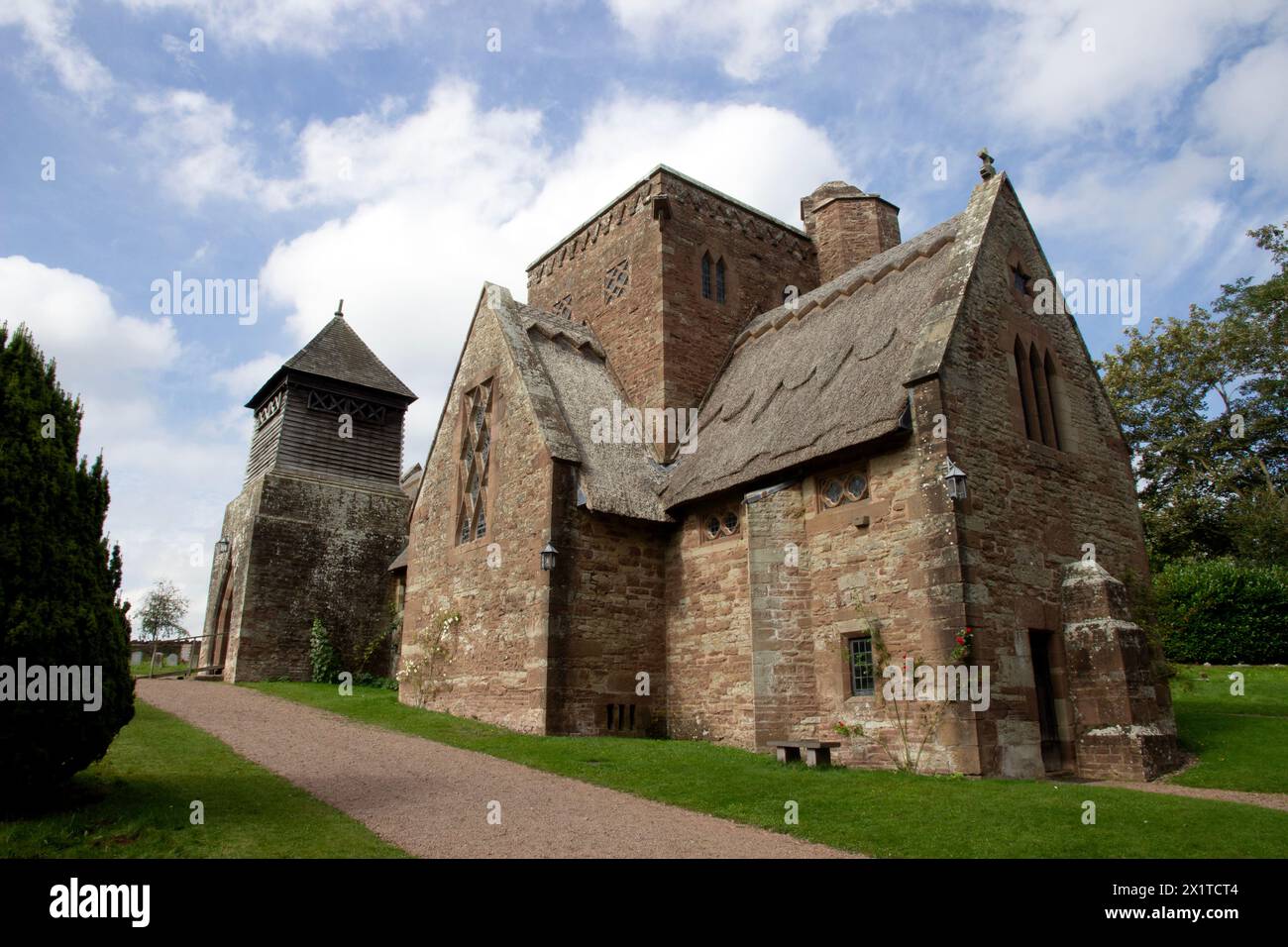 L’église All Saints de Brockhampton, un bâtiment classé Grade I, a été conçue et construite en 1902 par William Lethaby, un architecte d’art et d’artisanat de premier plan. Banque D'Images