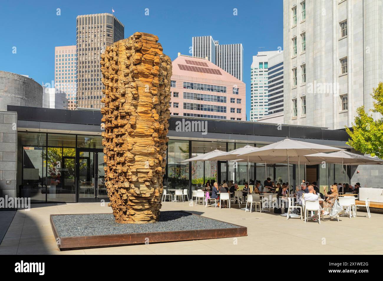 Café dans le jardin de sculpture, Musée d'Art moderne, San Francisco, Californie, États-Unis, San Francisco, Californie, États-Unis Banque D'Images