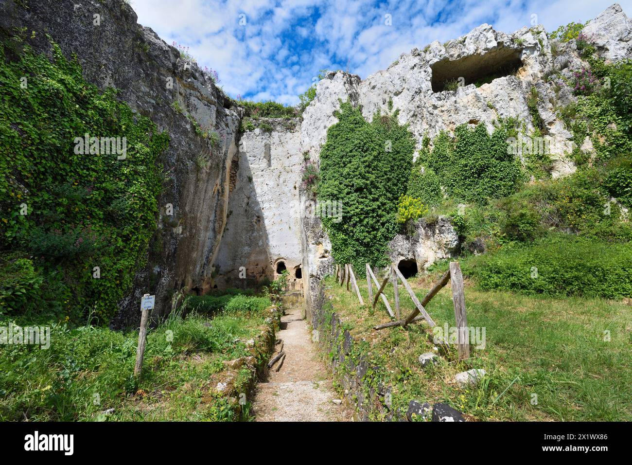 Latomia sculptée. Zone archéologique de ​​akrai. Palazzolo Acreide. Sicile Banque D'Images