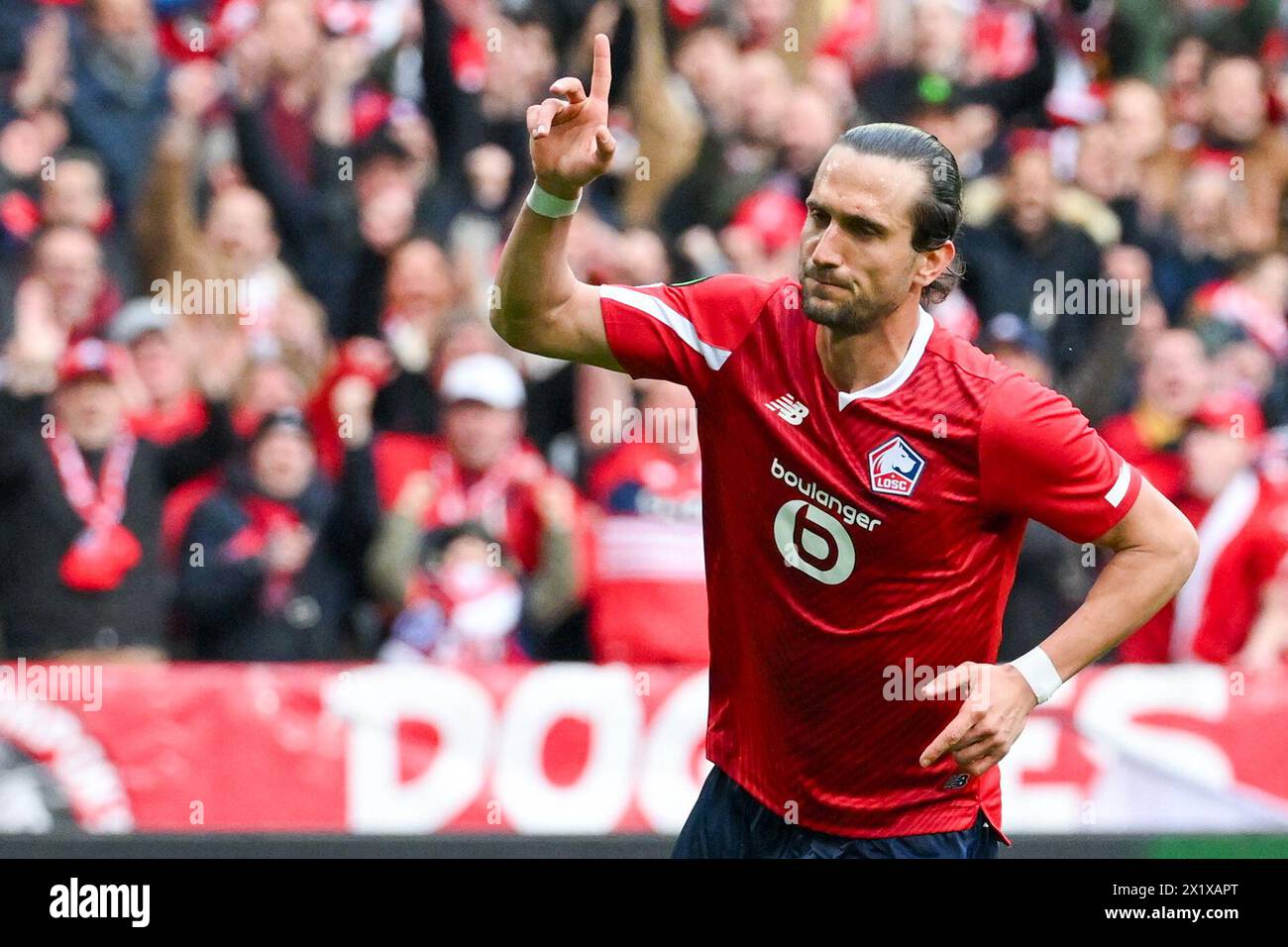 Lille, France. 18 avril 2024. LILLE, FRANCE - 18 AVRIL : Yusuf Yazici de Lille OSC célèbre son premier but lors du match quart de finale deuxième manche - UEFA Europa Conference League 2023/24 entre Lille OSC et Aston Villa au stade Pierre-Mauroy le 18 avril 2024 à Lille, France. (Photo Matthieu Mirville/Agence BSR) crédit : Agence BSR/Alamy Live News Banque D'Images