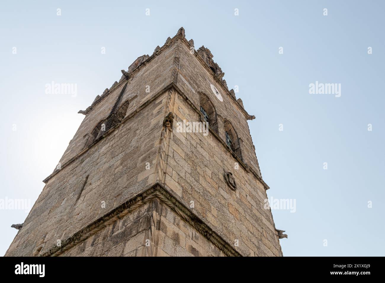 Guimaraes, Portugal. Détails de la façade de la collégiale de Nossa Senhora da Oliveira Banque D'Images