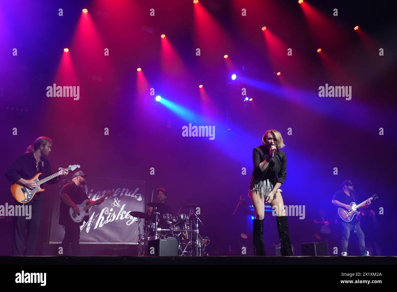 Diamonds and Whiskey ouvre pour le boys band Blue Greatest Hits Tour au London palladium. Date de la photo : jeudi 18 avril 2024. Banque D'Images