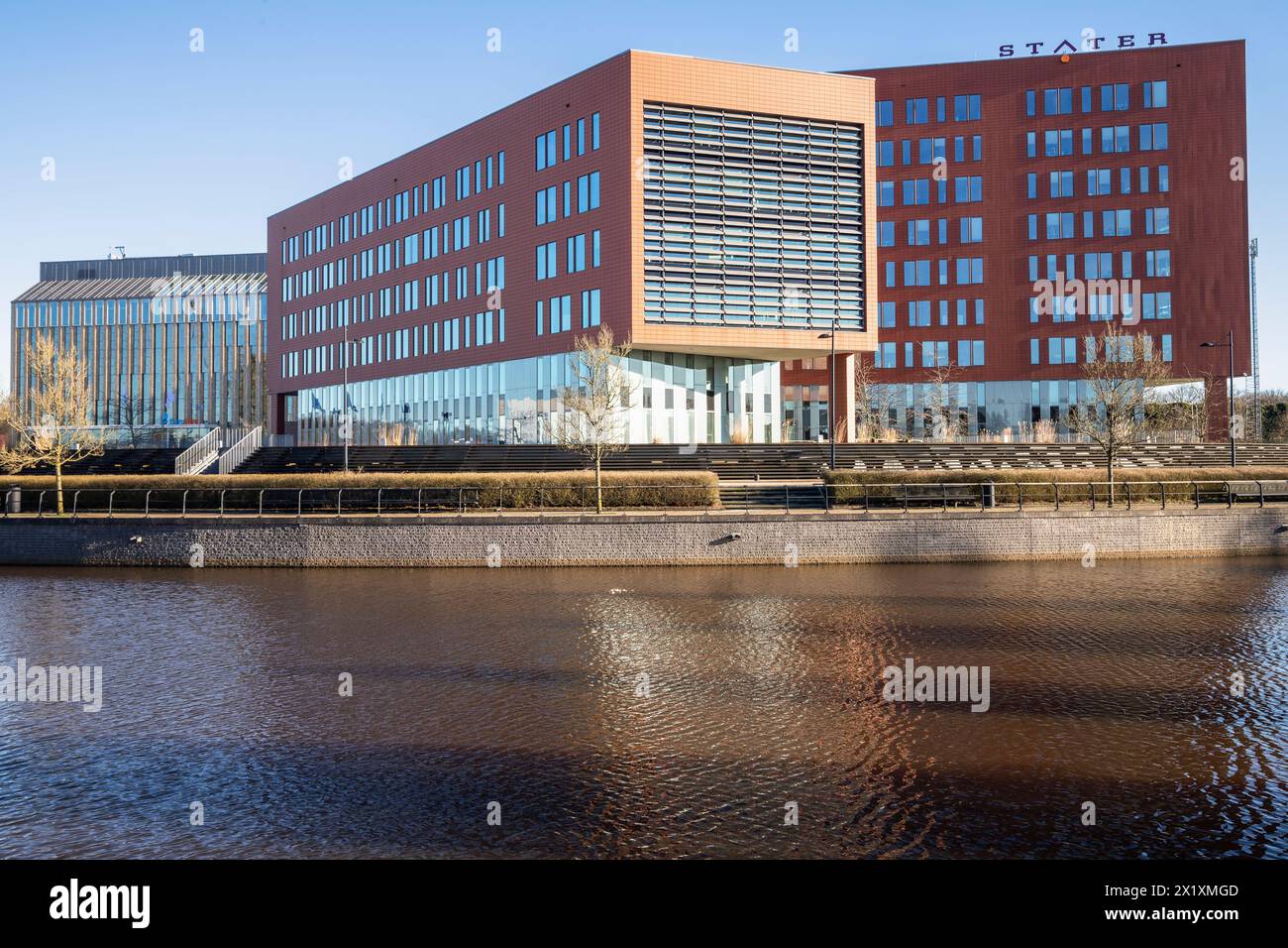 Moderne nouveau siège de fournisseur de services pour les banques et les institutions financières -Stater, dans le nouveau Vathorst. Banque D'Images