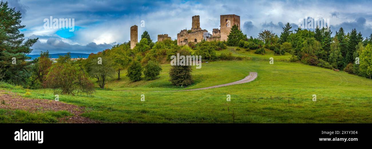 Les ruines de Brandebourg au-dessus de la vallée de Werra datent du XIIe siècle et se composent de deux complexes, les châteaux supérieur et inférieur, Thuringe, Germa Banque D'Images