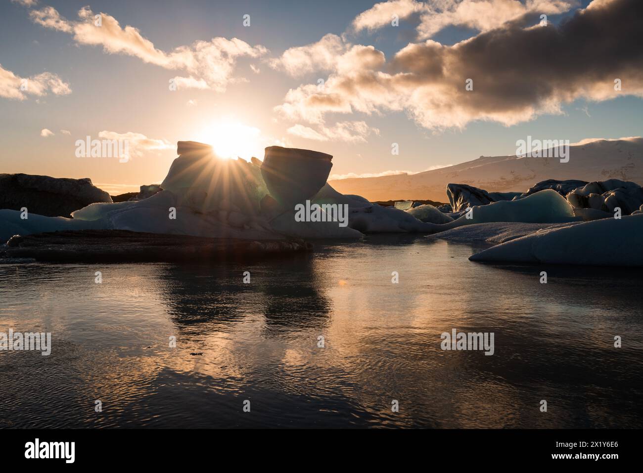 Morceaux de glace dans la lagune de Jökulsárlón, Islande Banque D'Images