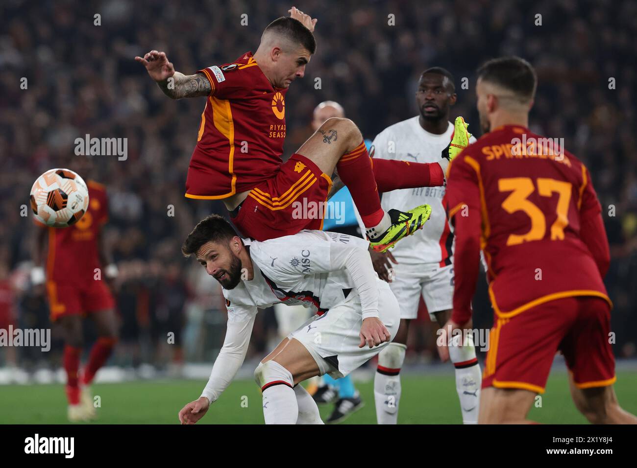 Rome, Italie. 18 avril 2024. Rome, Italie 18.04.2024 : lors de l'UEFA Europa League 2023-2024, quart de finale, match de football entre L'AS Roma et l'AC Milan au stade olympique de Rome. Crédit : Agence photo indépendante/Alamy Live News Banque D'Images