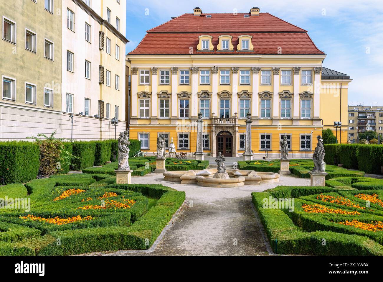 Château royal et musée historique (Palais de la ville de Wrocław, Pałac Królewski, Muzeum Historycne) avec jardin du château à Wrocław (Wroclaw, Breslau) dans le d Banque D'Images