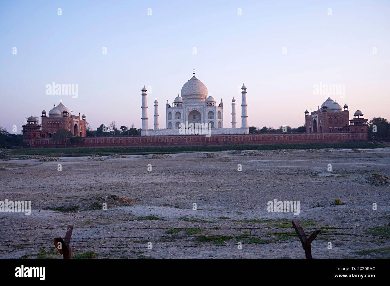 Le Taj Mahal, une des sept merveilles du monde, Agra, Uttar Pradesh, Inde Banque D'Images