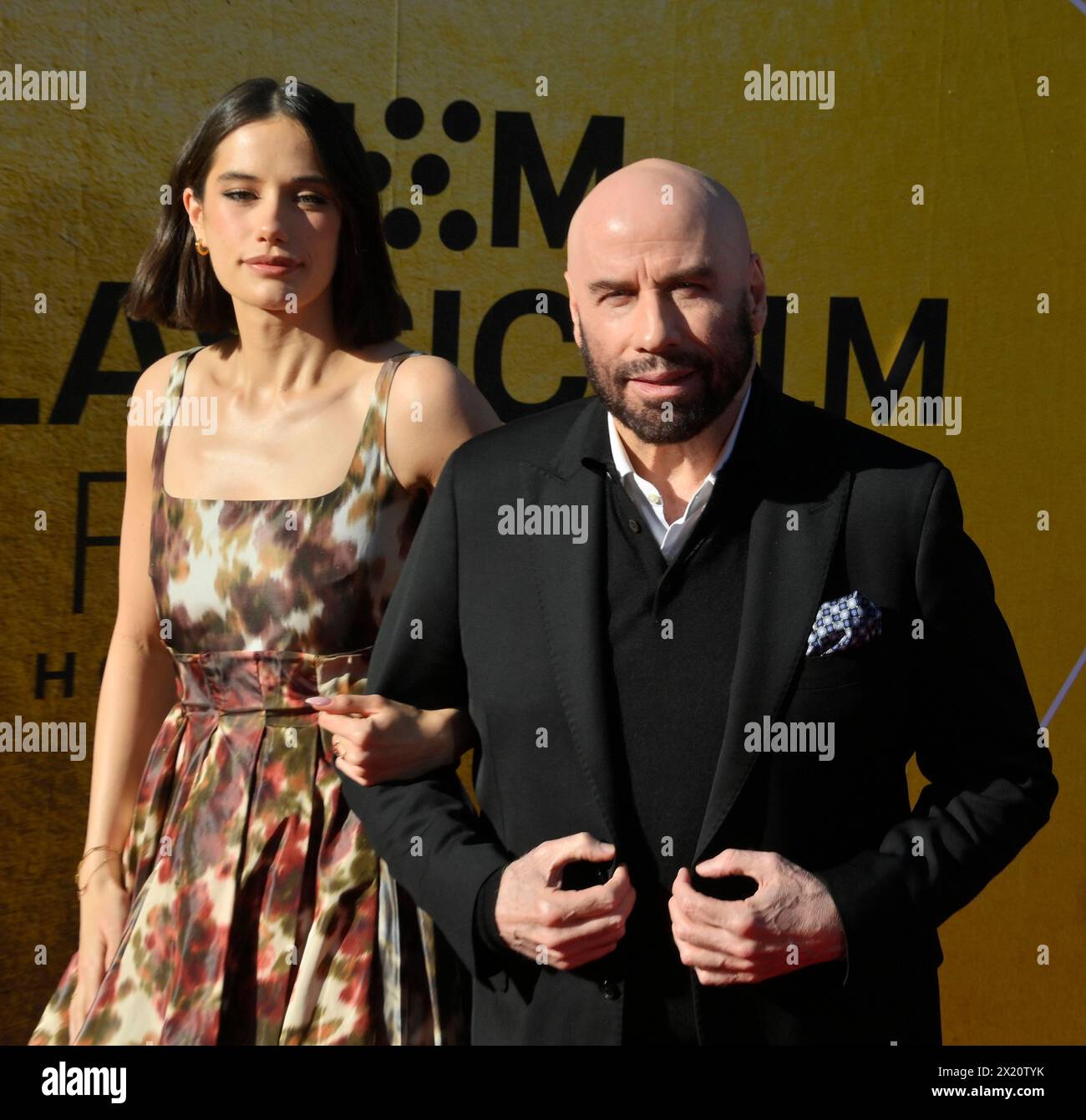 Los Angeles, États-Unis. 18 avril 2024. Ella Bleu Travolta et John Travolta assistent à la soirée d'ouverture du TCM Classic film Festival et à la présentation du 30e anniversaire de 'Pulp Fiction' au TCL Chinese Theatre dans la section hollywoodienne de Los Angeles le jeudi 18 avril 2024. Photo de Jim Ruymen/UPI crédit : UPI/Alamy Live News Banque D'Images