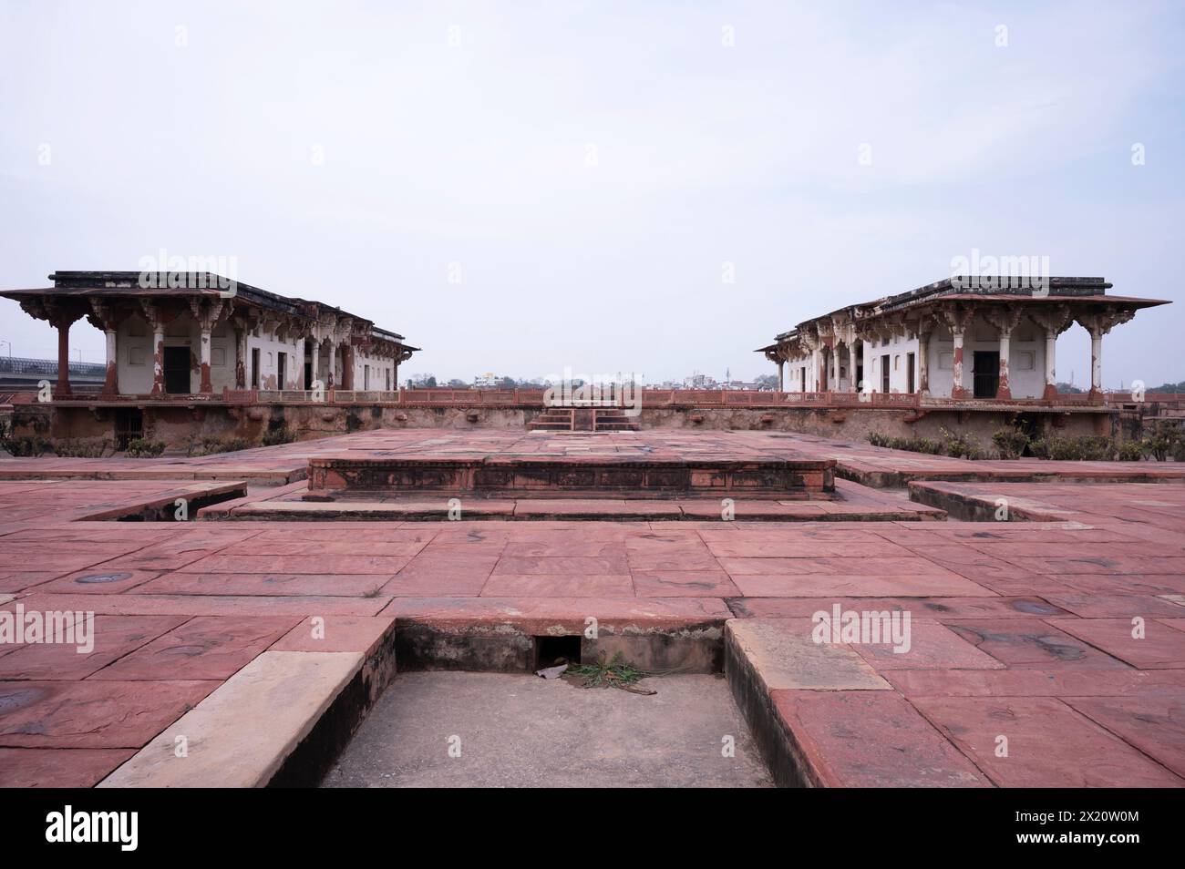 Bagh-i-Gul-Afshan (le jardin qui diffuse les fleurs) et Bagh-i-Nur-Afshan (le jardin qui diffuse la lumière) ou Ram Bagh, un jardin moghol, Agra, Uttar Pradesh Banque D'Images