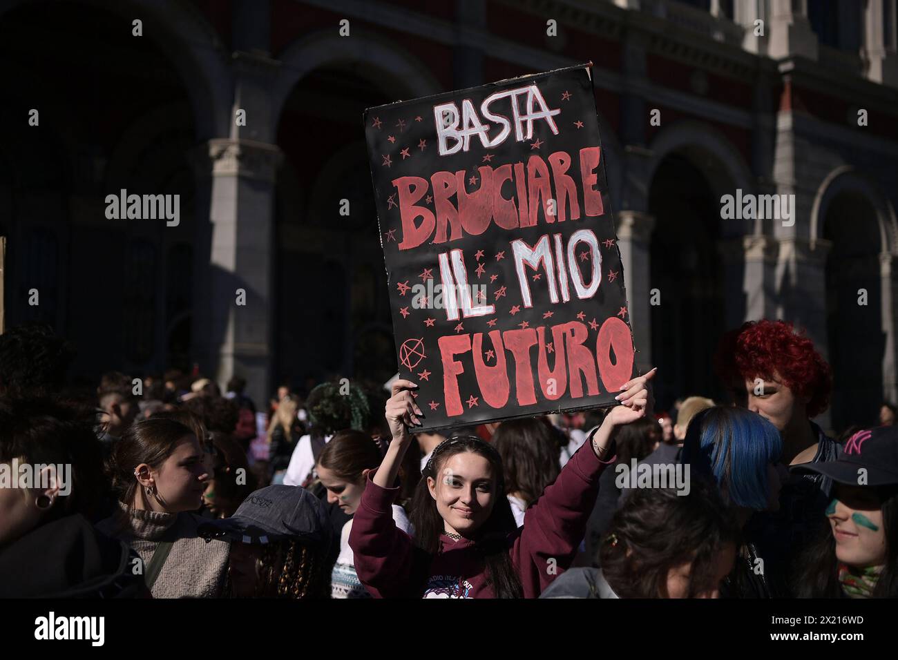 Des militants pour le climat participent à la manifestation Global Strike for the Climate, organisée par le mouvement Friday for future à Turin - vendredi 19 avril 2024. Actualités (photo de Marco Alpozzi/Lapresse) crédit : LaPresse/Alamy Live News Banque D'Images