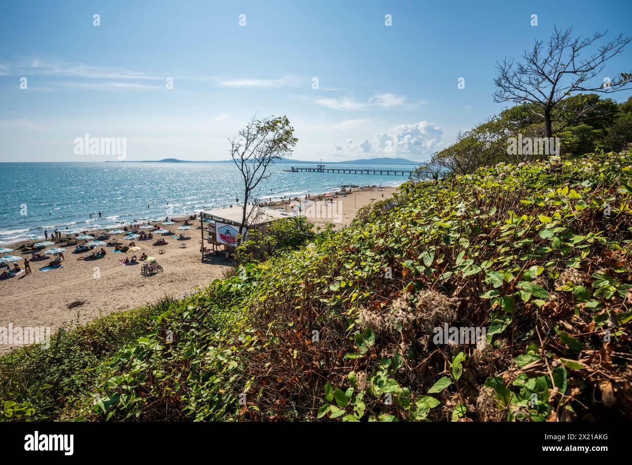 Plage sur la côte de la mer Noire à Burgas, Bulgarie Banque D'Images