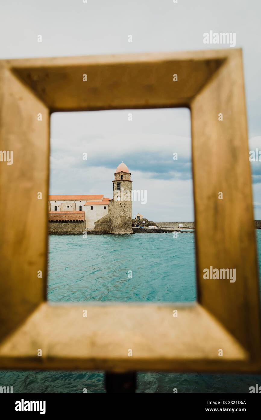 Château médiéval de Collioure vu d'un cadre photo Banque D'Images