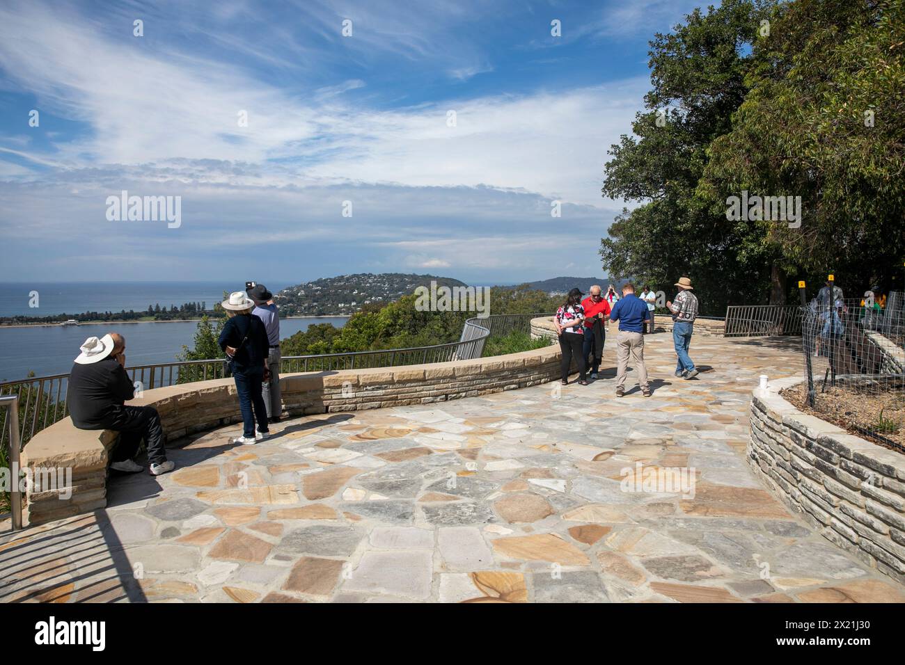 Point de vue de West Head dans le parc national de Ku-Ring-Gai Chase, vues sur le promontoire de Barrenjoey Palm Beach et Hawkesbury Lion Island, Sydney, Nouvelle-Galles du Sud, Australie Banque D'Images