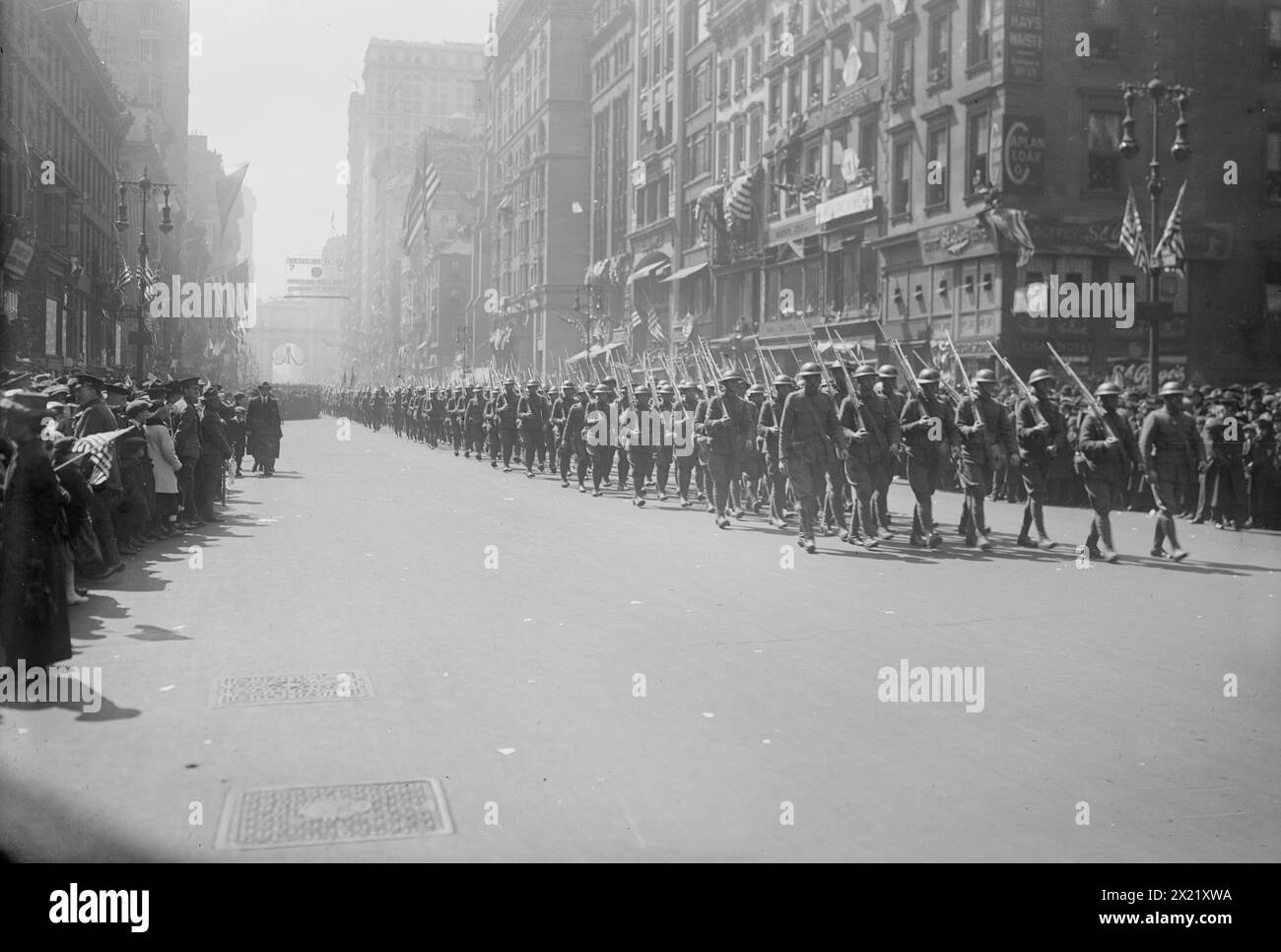 27e Parade, mars 1918. Défilé pour les soldats de la 27e division de l'armée américaine à New York après la première Guerre mondiale Banque D'Images