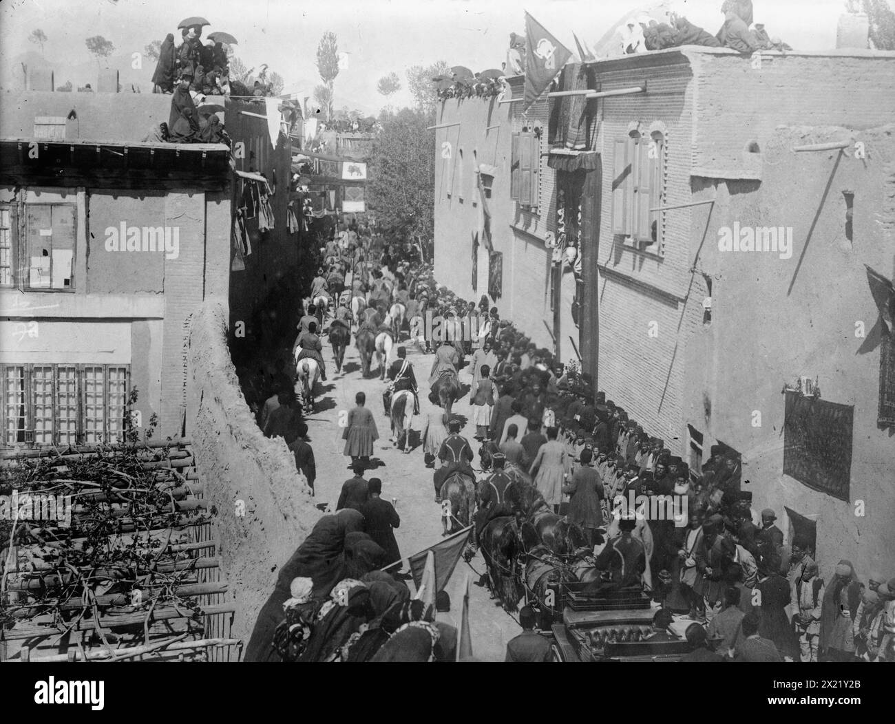 Shah de Perse arrivant à Ourmiah, 1911. Montre visite d'Ahmad Shah Qajar (1898-1930), à Urmia, Iran. Banque D'Images