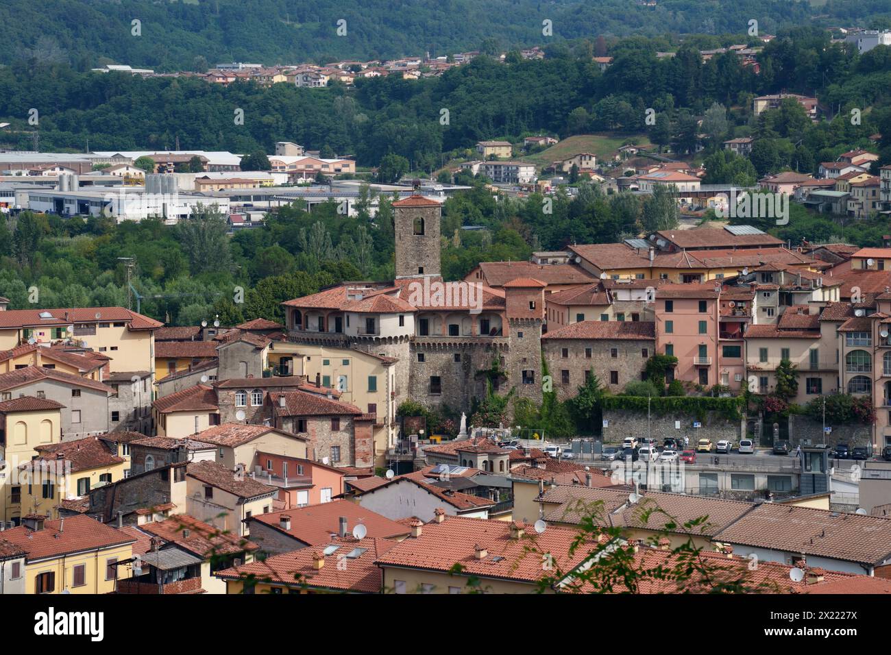 Vue de Castelnuovo di Garfagnana, dans la province de Lucques, Toscane, Italie Banque D'Images