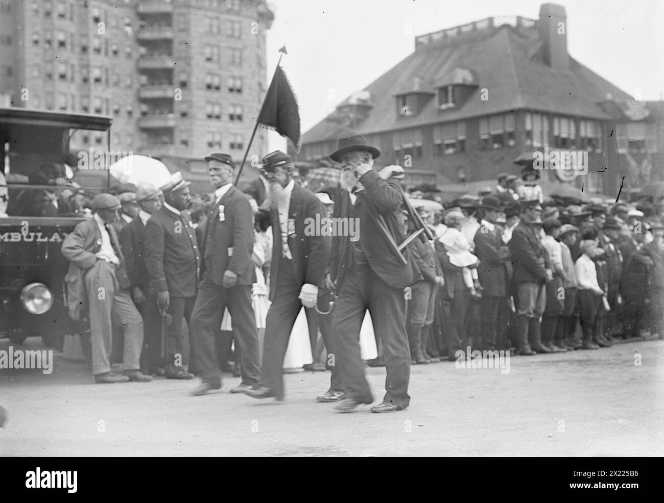 G.A.R. Parade, 1910. La Grande Armée de la République (G.A. R.) était une organisation fraternelle importante formée après la guerre de Sécession. Il a fourni un espace pour les anciens combattants de l'Union honorablement libérés pour socialiser, partager des expériences et travailler à des objectifs communs. Banque D'Images