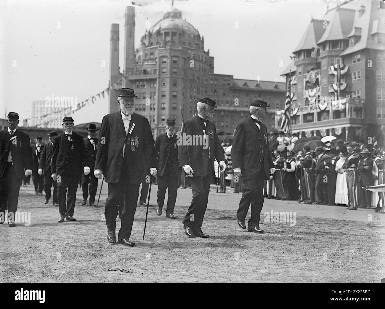 G.A.R. Parade, 1910. La Grande Armée de la République (G.A. R.) était une organisation fraternelle importante formée après la guerre de Sécession. Il a fourni un espace pour les anciens combattants de l'Union honorablement libérés pour socialiser, partager des expériences et travailler à des objectifs communs. Banque D'Images