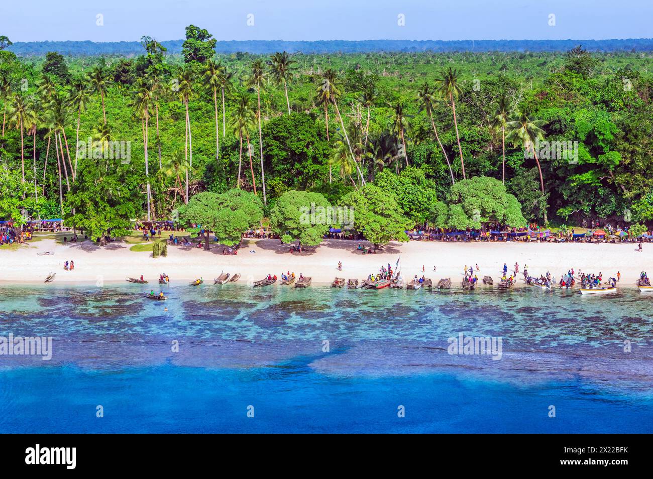 Les îles Conflict (également Conflict Atoll) un atoll dans la mer de Salomon. Politiquement, ils appartiennent à la province de Milne Bay au sud-est de la Papouasie ne Banque D'Images