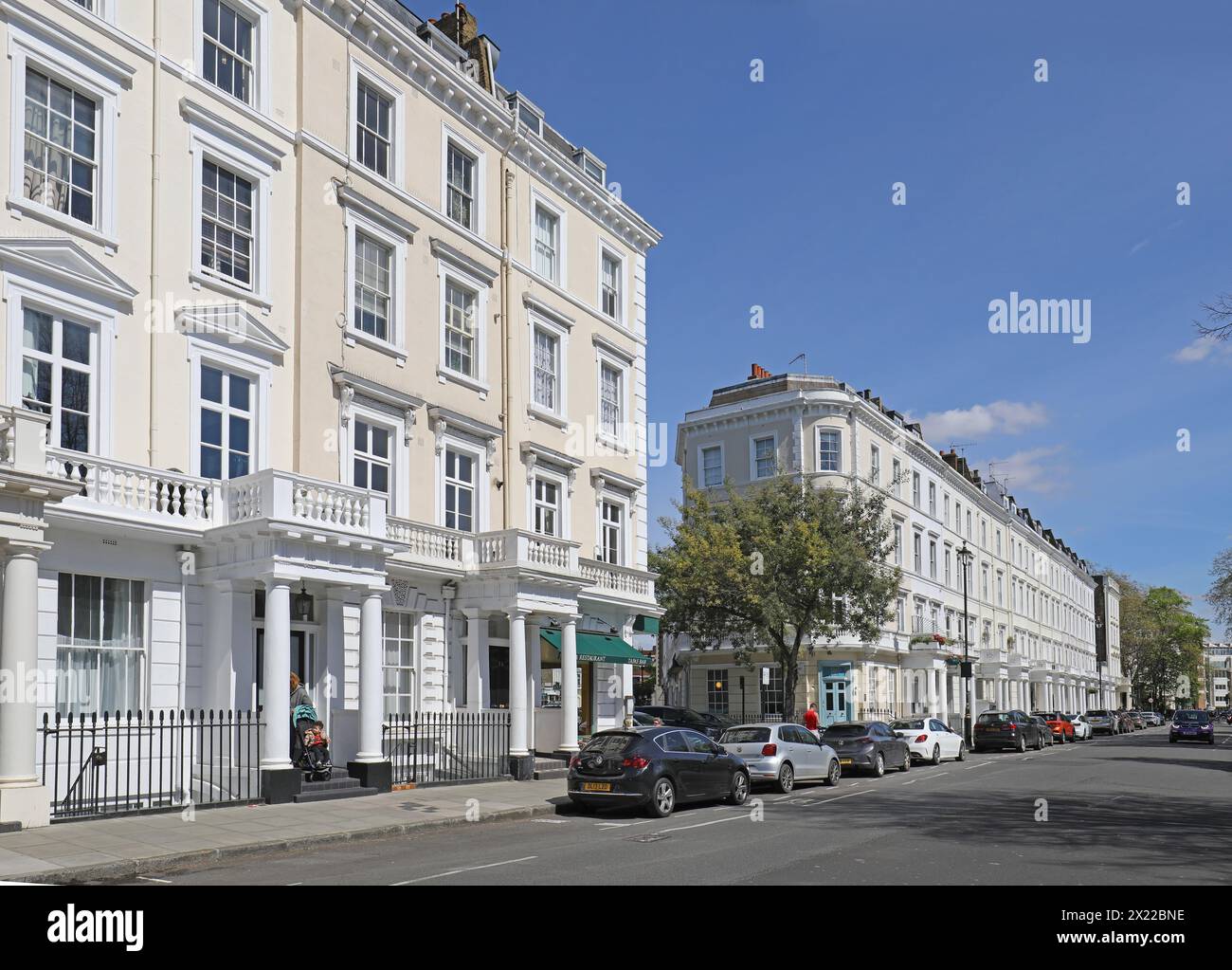 Élégantes maisons de style Régence sur Belgrave Road dans le quartier de Pimlico à Londres. Une zone riche entre Westminster et Chelsea. Banque D'Images