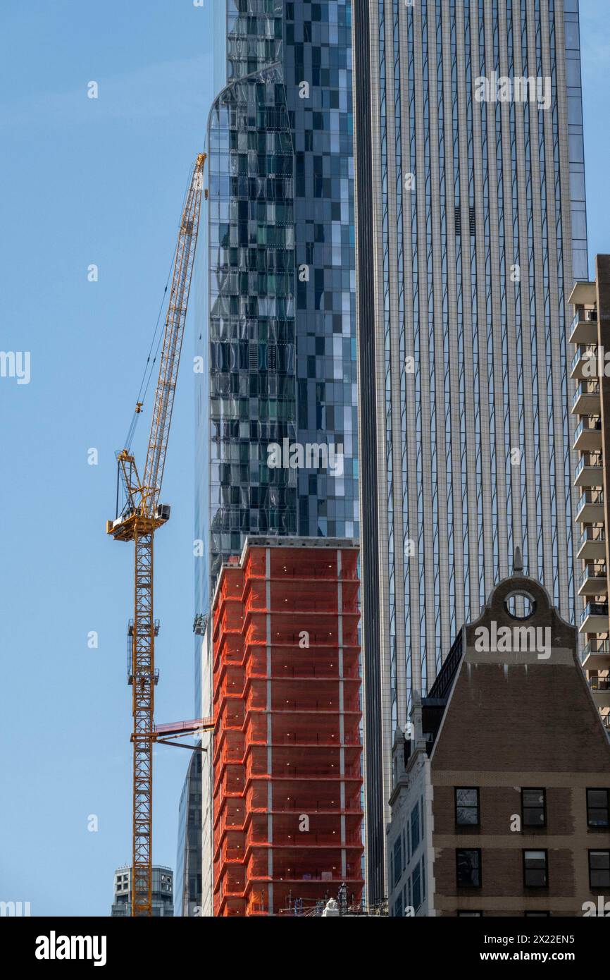 La construction se poursuit au 125 W. 57th sur Billionaires Road, 2024, New York City, États-Unis Banque D'Images