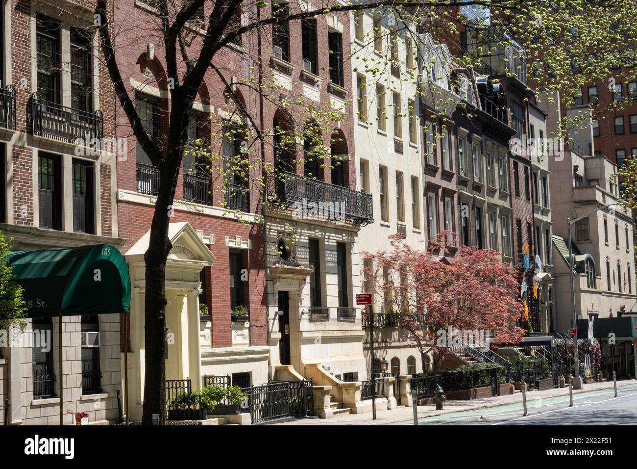 Brownstone Apartment Buildings on East 38th Street, Murray Hill, NYC, Etats-Unis Banque D'Images