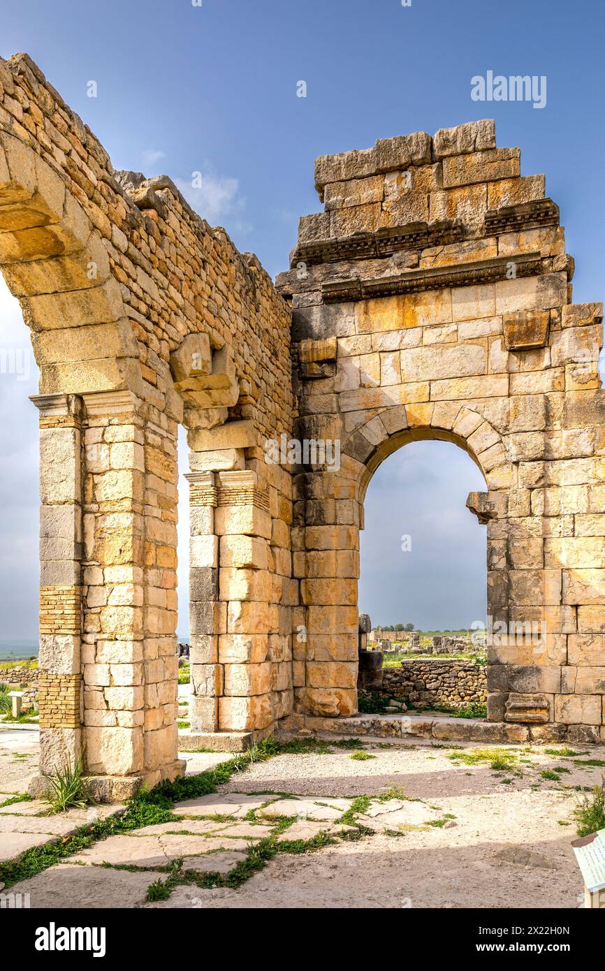 Volubilis, Maroc - 20 mars 2024 : attraction touristique et site archéologique romain situé près de Meknès. Volubilis, Maroc est une HER mondiale de l'UNESCO Banque D'Images