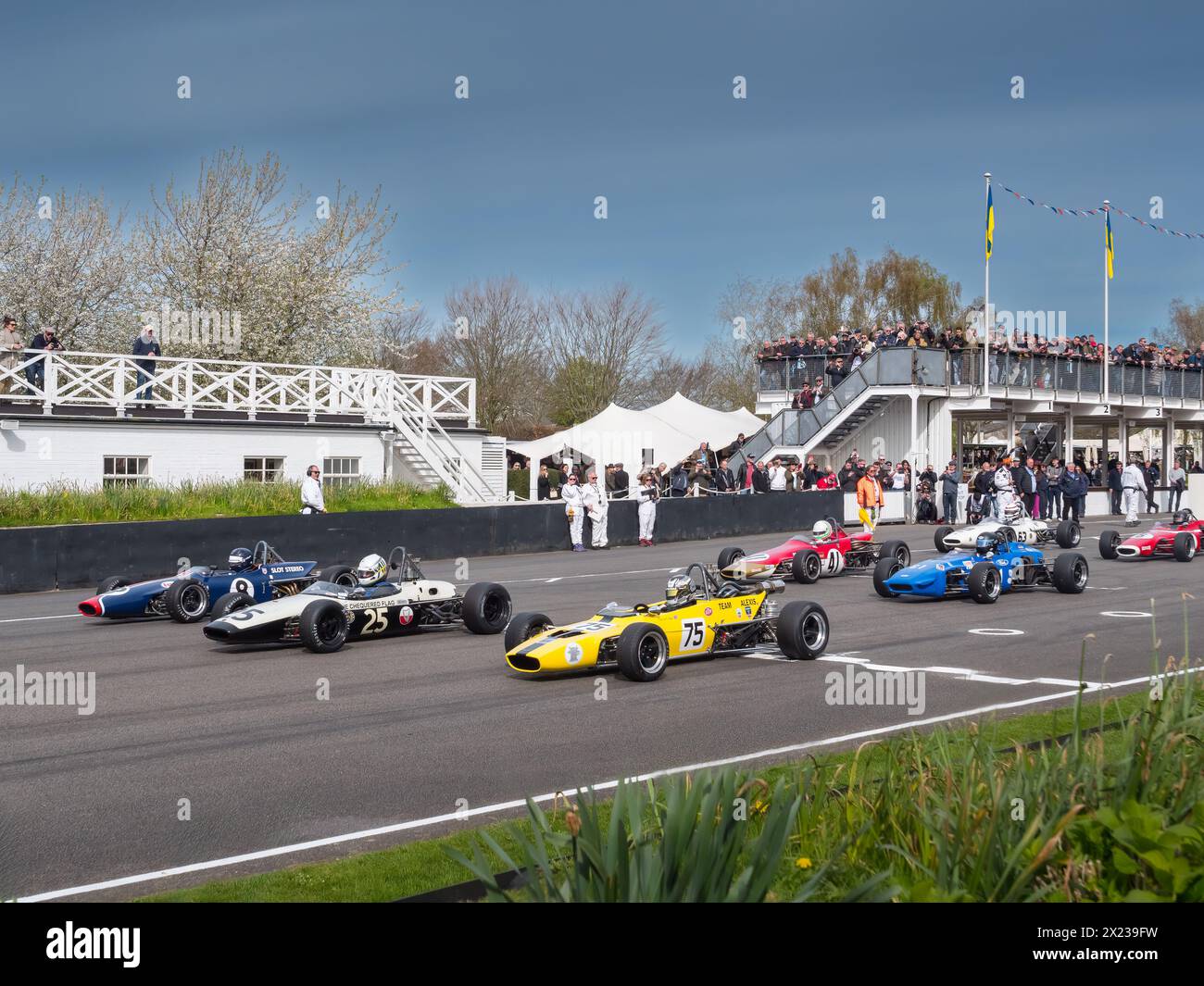 Début de la Coupe Derek Bell pour les voitures de course F3 au Goodwood Members Meeting 81MM Banque D'Images