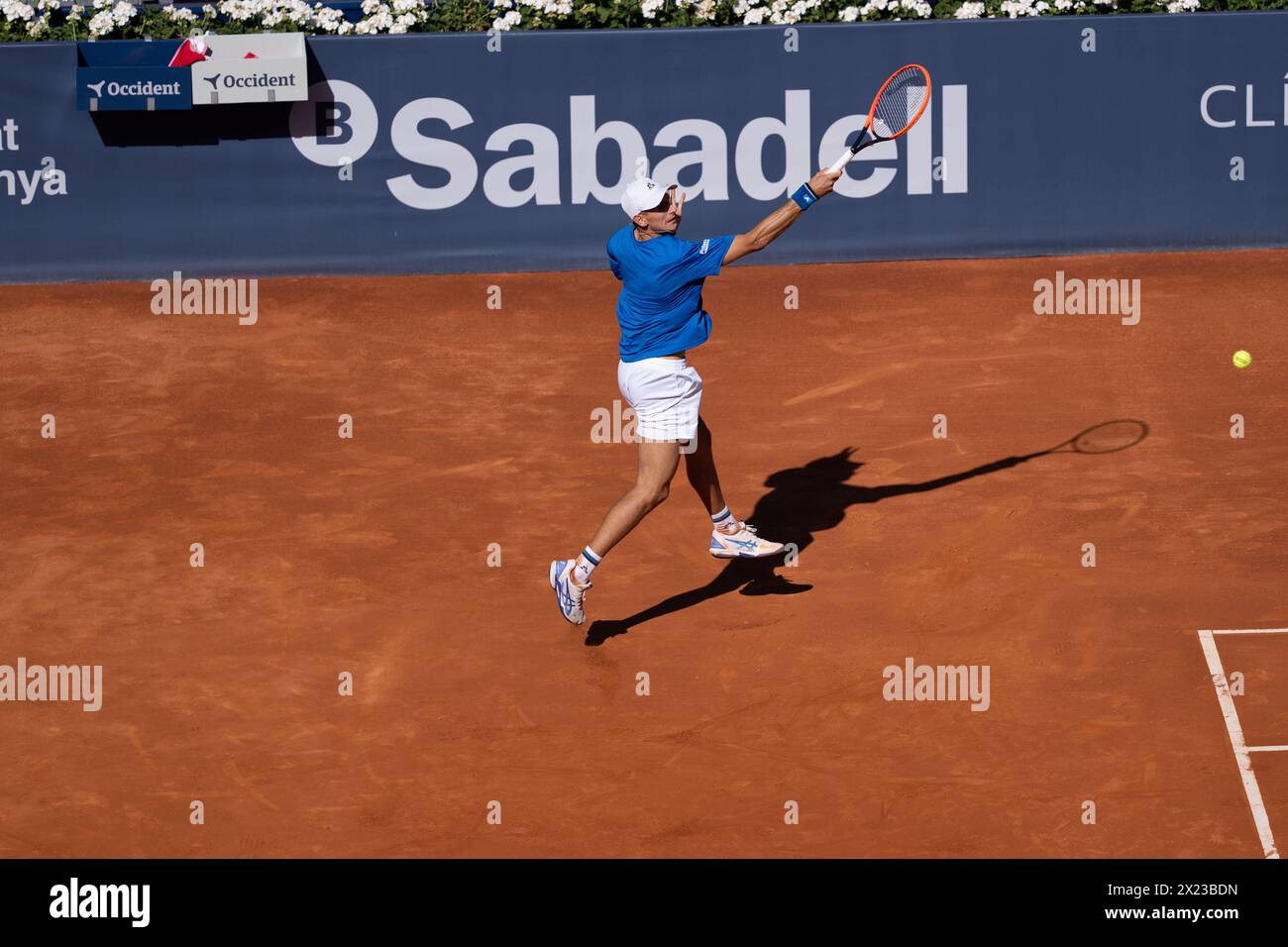 Barcelone, Espagne. 19 avril 2024. Open Barcelona ATP 500 Matteo Arnaldi vs Casper Ruud, Open Barcelona ATP 500 Matteo Arnaldi vs Casper Ruud, Ruud gagne Ruud gagne et avance en demi-finale de l'Open de Barcelone. Open Barcelona ATP 500 Matteo Arnaldi vs Casper Ruud, Ruud gana y pasa a las semifinales del Open de Barcelona. Sur la photo : matteo arnaldi News Sports -Barcelone, Espagne vendredi 19 avril 2024 (photo par Eric Renom/LaPresse) crédit : LaPresse/Alamy Live News Banque D'Images