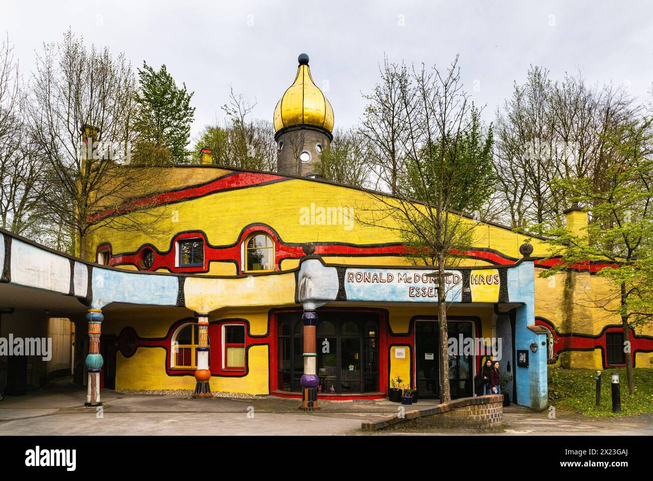 Hundertwasserhaus, bâtiment de l'artiste autrichien Friedrich Hundertwasser, Gruga, Grugapark, Essen, NRW, Allemagne Banque D'Images