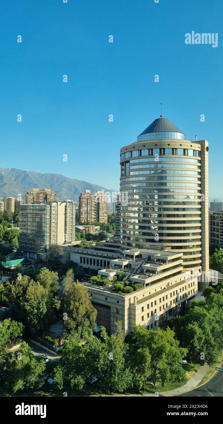 Grands nouveaux immeubles d'appartements modernes à Santiago du Chili Banque D'Images