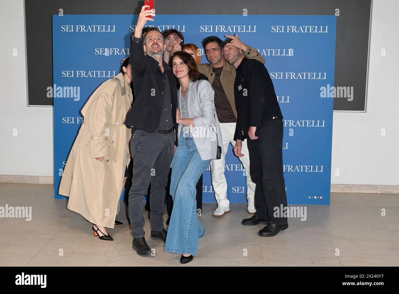 Rome, Italie. 19 avril 2024. Les acteurs assistent à la photocall du film 'Sei fratelli' au Cinéma Barberini. Crédit : SOPA images Limited/Alamy Live News Banque D'Images