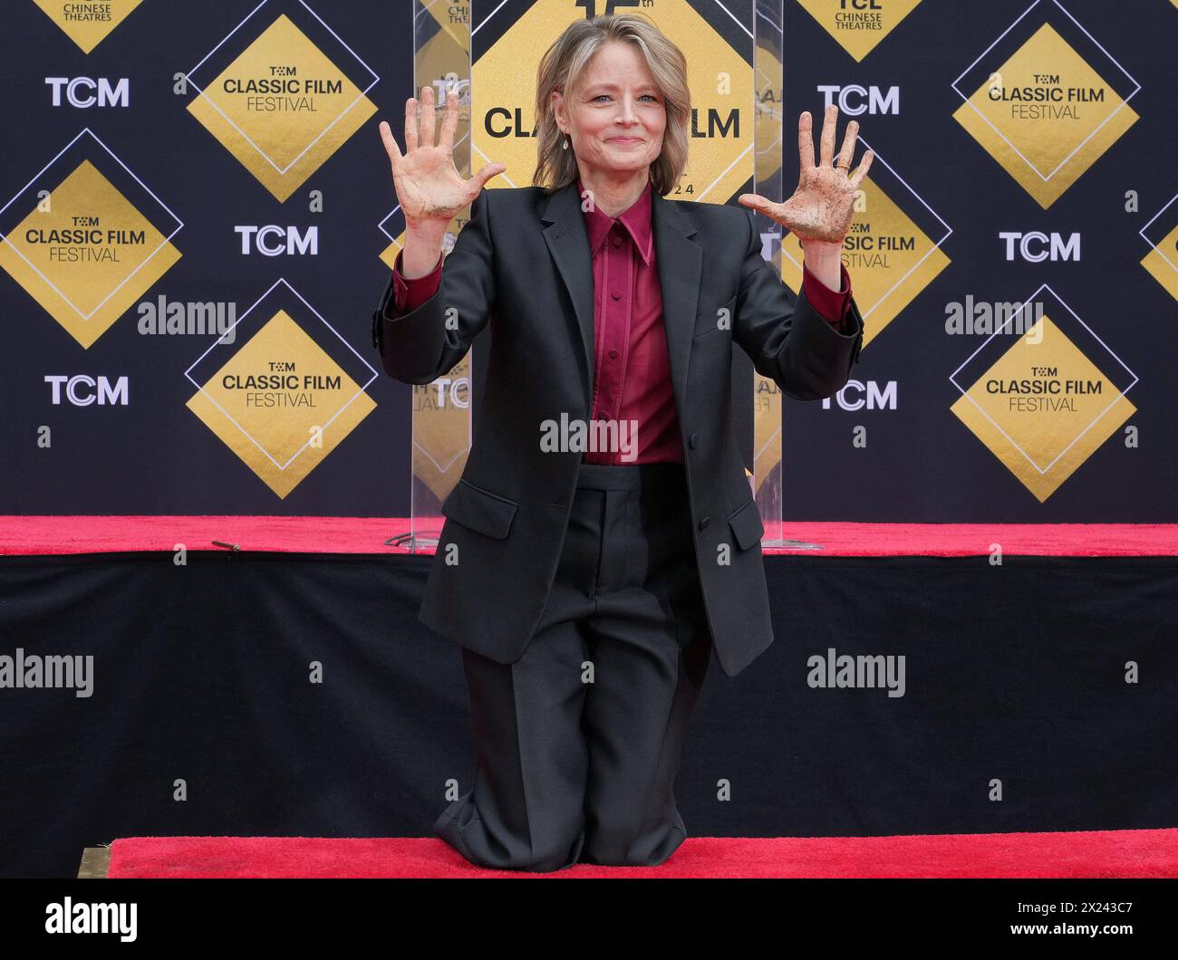 Los Angeles, États-Unis. 19 avril 2024. Lors de la cérémonie Jodie Foster Hand Footprint qui s'est tenue au TCL Chinese Theatre à Hollywood, CA le vendredi 19 avril 2024. (Photo de Sthanlee B. Mirador/Sipa USA) crédit : Sipa USA/Alamy Live News Banque D'Images