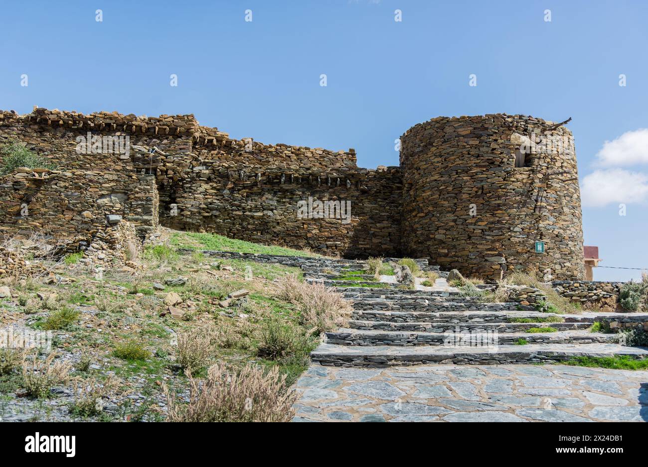 Un ancien château construit en utilisant des pierres dans l'architecture ancienne appelé château de Bakhroush Ben Alas est situé dans la région d'Al Baha en Arabie Saoudite Banque D'Images