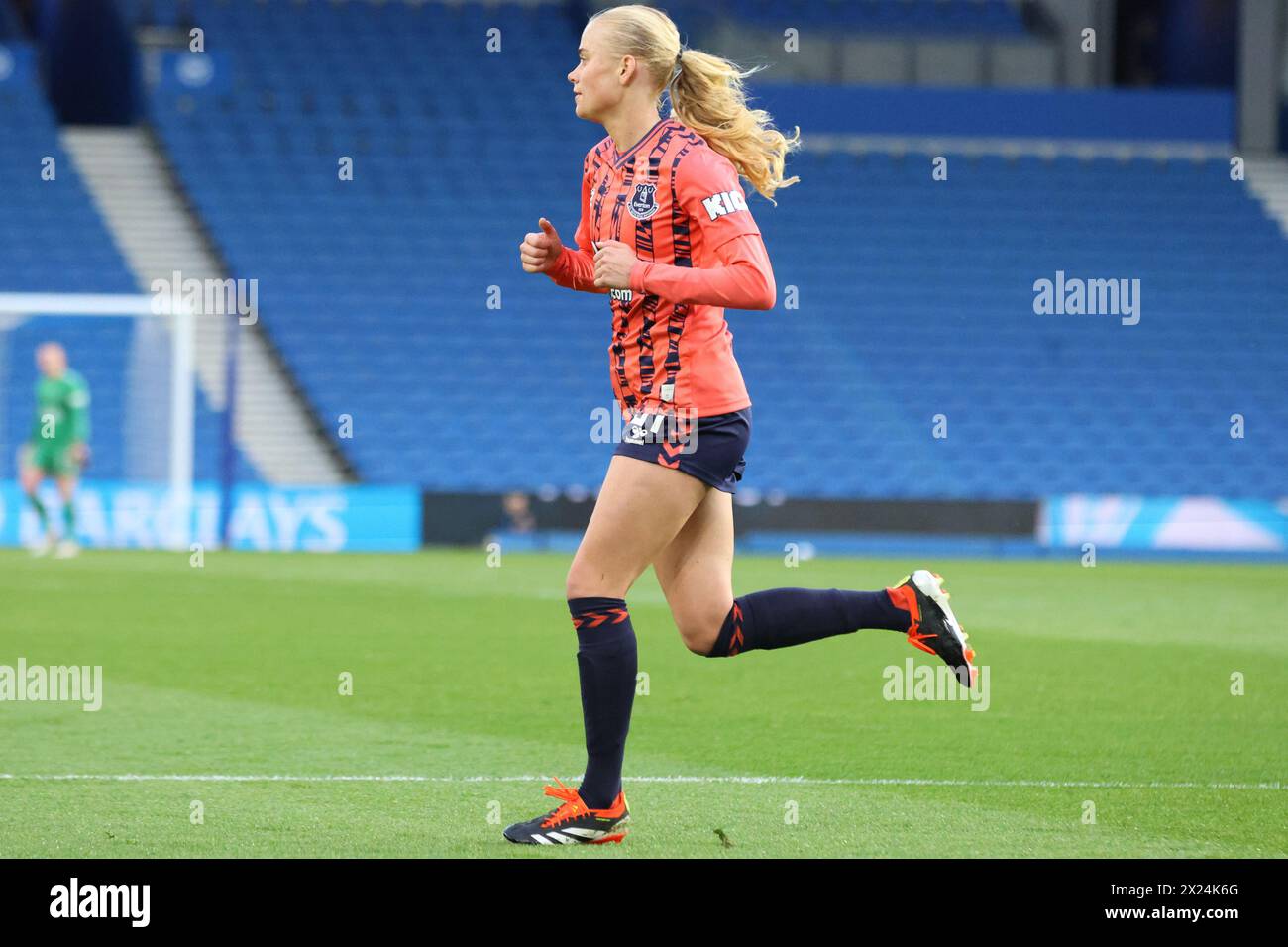 Brighton, Royaume-Uni. 19 avril 2024. Brighton, Angleterre, 19 avril 2024 : Kathrine Kuhl (Everton 21) pendant le match WSL entre Brighton Hove Albion et Everton au stade Amex, Brighton, Angleterre, le 19 avril 2024 (Bettina Weissensteiner/SPP) crédit : SPP Sport Press photo. /Alamy Live News Banque D'Images