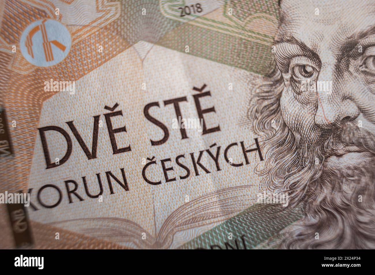 Gros plan sur dve ste czech Koruna inflation économique des billets en république tchèque concept Banque D'Images