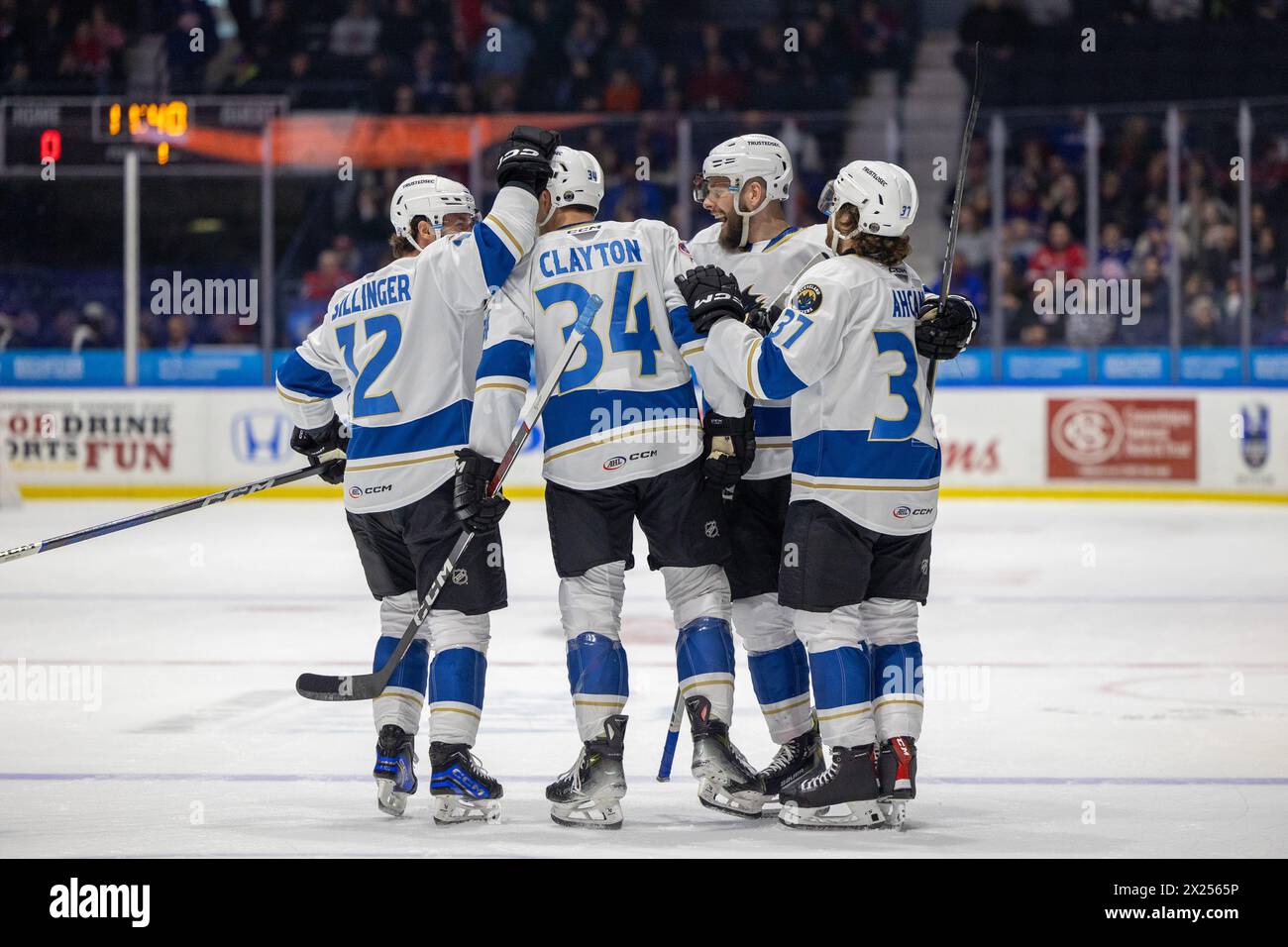 19 avril 2024 : les joueurs de Cleveland Monsters célèbrent un but en première période contre les Américains de Rochester. Les Américains de Rochester ont accueilli les Monsters de Cleveland dans un match de la Ligue américaine de hockey au Blue Cross Arena de Rochester, New York. (Jonathan Tenca/CSM) Banque D'Images