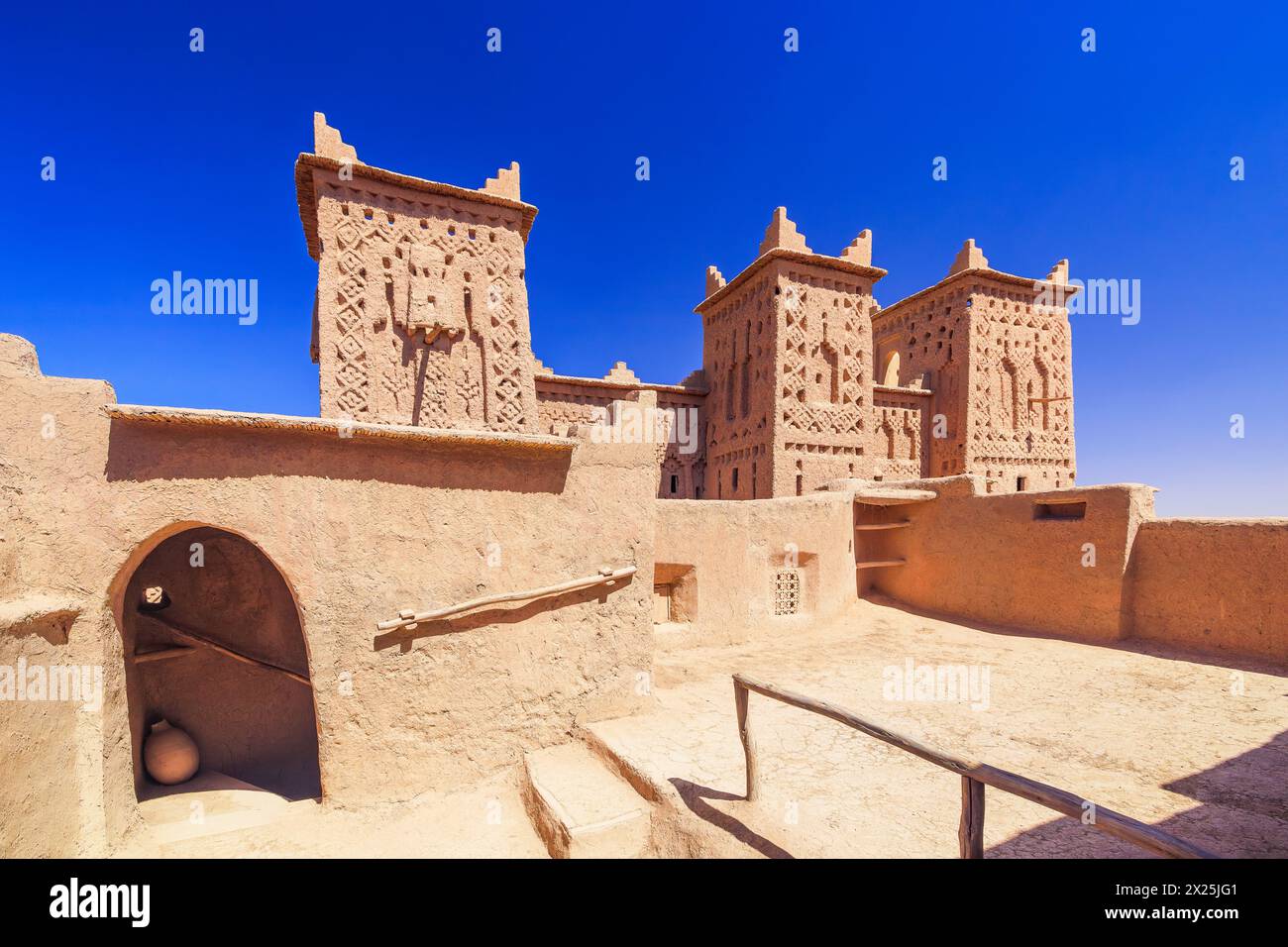 Kasbah Amridil une résidence historique fortifiée ou kasbah dans l'oasis de Skoura, Maroc. Banque D'Images