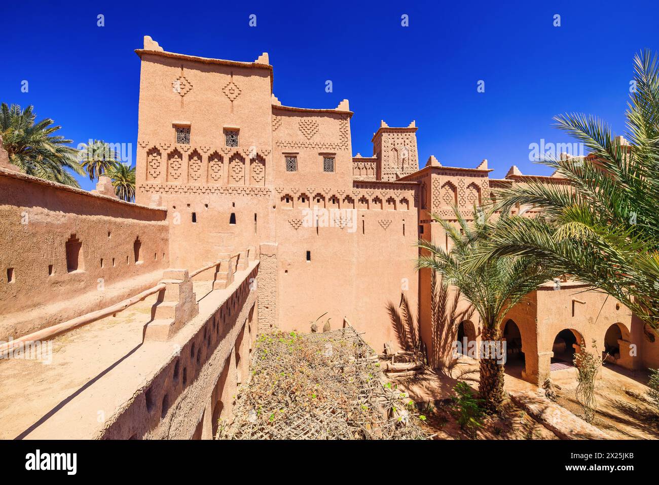Kasbah Amridil une résidence historique fortifiée ou kasbah dans l'oasis de Skoura, Maroc. Banque D'Images