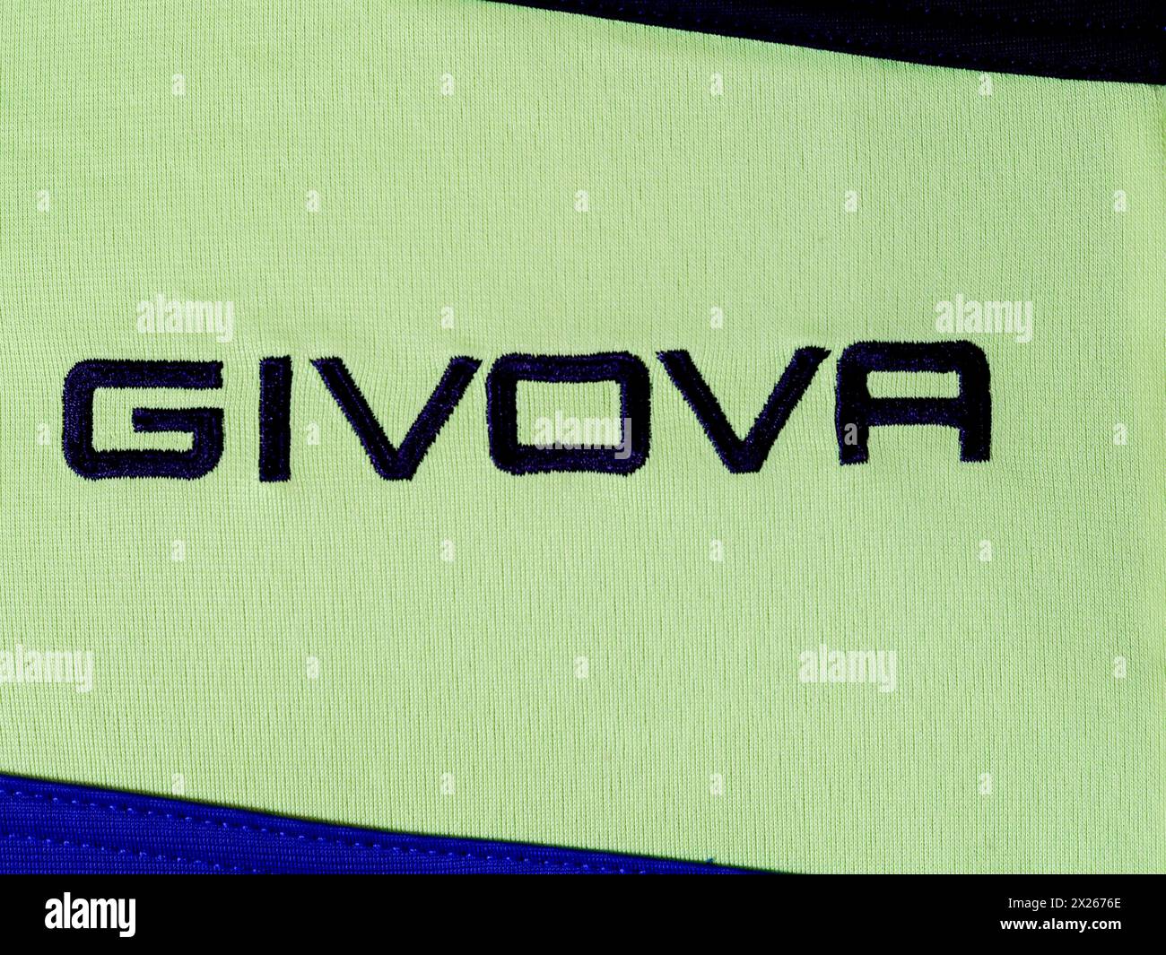 Dans cette illustration photo, GIVOVA logo vu affiché sur un sportswear.GIVOVA est une entreprise italienne de fabrication, produit une large gamme d'équipements sportifs Banque D'Images