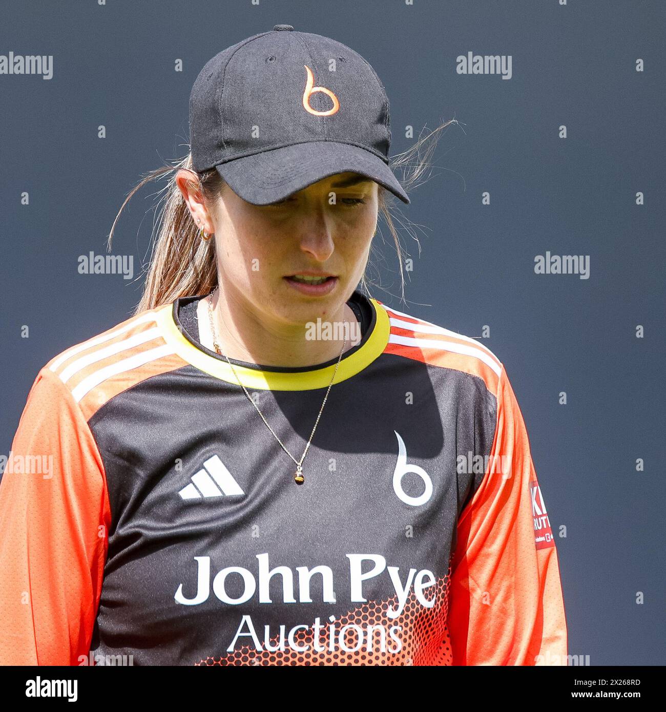 Birmingham, Royaume-Uni. 20 avril 2024. Marie Kelly de Blaze lors du Rachel Heyhoe Flint Trophy match entre Central Sparks et The Blaze à Edgbaston Cricket Ground, Birmingham, Angleterre le 20 avril 2024. Photo de Stuart Leggett. Utilisation éditoriale uniquement, licence requise pour une utilisation commerciale. Aucune utilisation dans les Paris, les jeux ou les publications d'un club/ligue/joueur. Crédit : UK Sports pics Ltd/Alamy Live News Banque D'Images