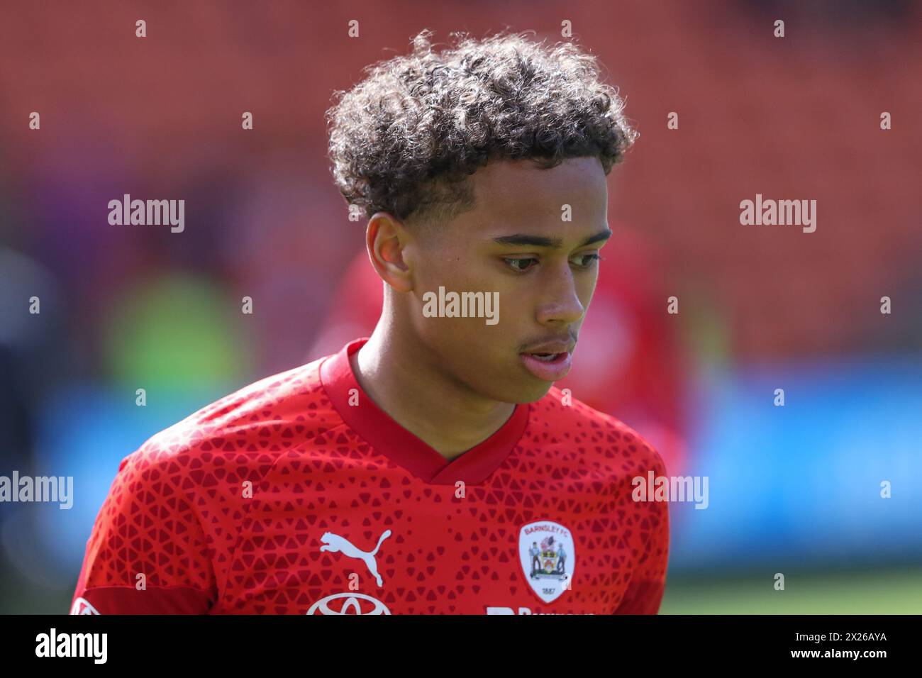 Blackpool, Royaume-Uni. 20 avril 2024. Theo Chapman de Barnsley dans la session d'échauffement d'avant-match lors du match de Sky Bet League 1 Blackpool vs Barnsley à Bloomfield Road, Blackpool, Royaume-Uni, le 20 avril 2024 (photo par Alfie Cosgrove/News images) à Blackpool, Royaume-Uni le 20/04/2024. (Photo par Alfie Cosgrove/News images/SIPA USA) crédit : SIPA USA/Alamy Live News Banque D'Images