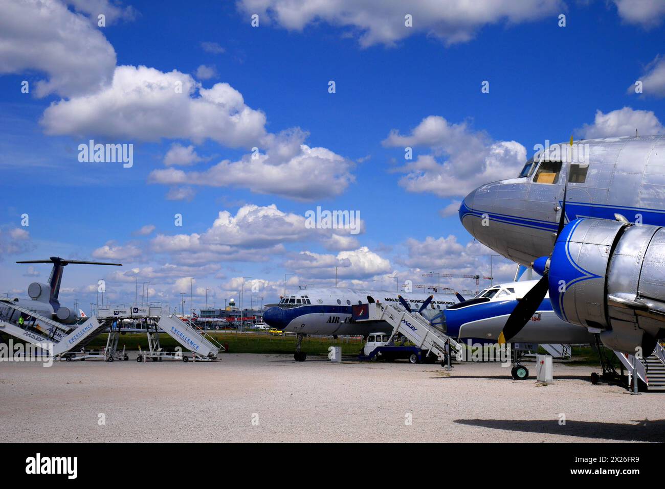 Une ère soviétique Lisunov Li 2 de MALEV compagnie aérienne hongroise exposée au Repülőmúzeum, aéroparc, aéroport international de Budapest, Hongrie Banque D'Images