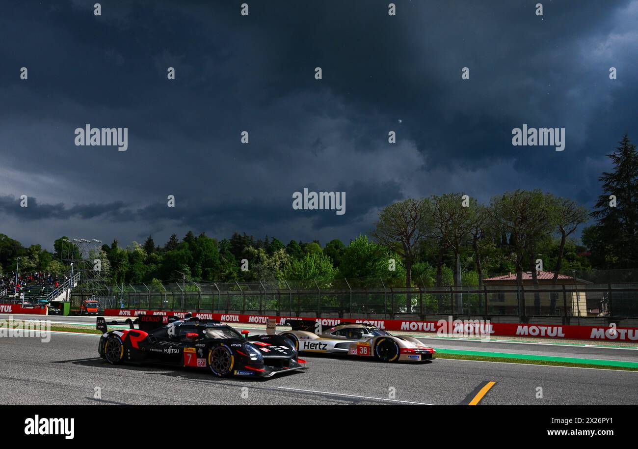 Imola, France. 20 avril 2024. © PHOTOPQR/Ouest FRANCE/Franck Dubray ; Imola ; 20/04/2024 ; Sport automobile WEC championnat du monde d' endurance sur le circuit d' Imola en Italie. TOYOTA GAZOO RACING n° 7 pilotée par Mike Conway, Kamui Kobayashi, Nyck de Vries HERTZ TEAM JOTA PORSCHE n° 38 pilotée par Oliver Rasmussen, Philip Hanson, Jenson Button (photo Franck Dubray) - Endurance race - WEC - 6 heures de Imola Qualifiyng Race 20 AVRIL 2024 crédit : MAXPPP/Alamy Live News Banque D'Images