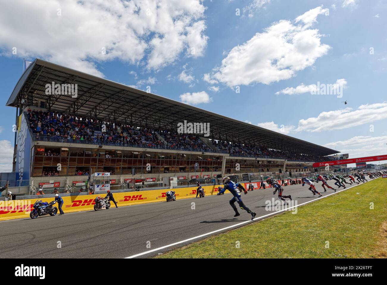 Le Mans, France. 15 juin 2023. Départ de la course, 01 CANEPA Noccolo, (ITA), FRITZ Marvin, (GER), HANIKA Karel, (CZE), MULHAUSER Robin, (sui), YAMAHA YZF - R1, YART YAMAHA, (AUT), Formula EWC, action pendant les 24 heures moto du Mans 2024 du 18 au 21 avril, au Mans, France - photo Alexandre Guillaumot/DPPI crédit : DPPI Media/Alamy Live News Banque D'Images