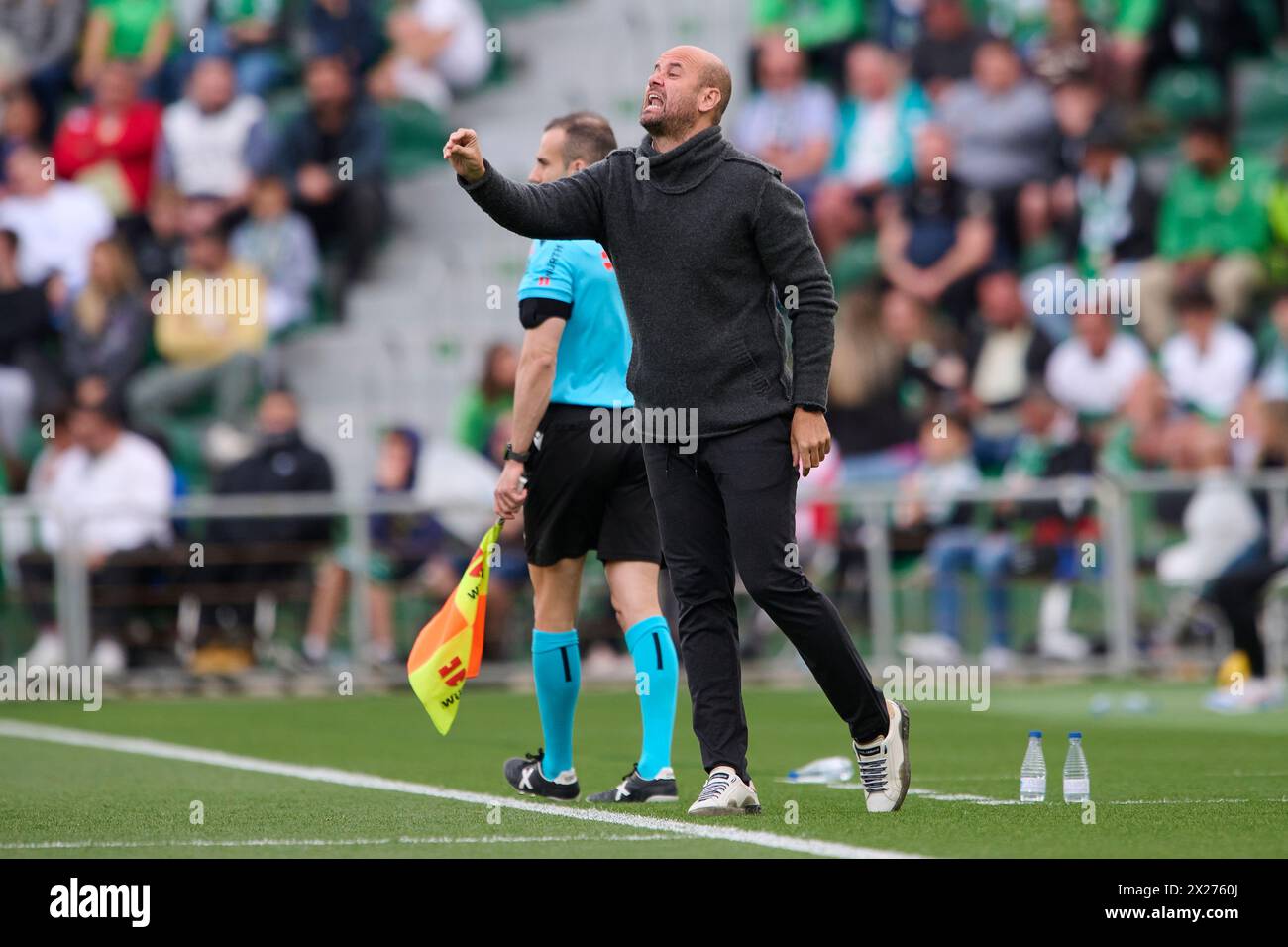 Elche, Espagne. 20 avril 2024. ELCHE, ESPAGNE - 20 AVRIL : Miguel Angel Ramirez, entraîneur-chef du Real Sporting de Gijon, réagit lors du match LaLiga Hypermotion entre Elche CF et Real Sporting de Gijon au stade Manuel Martinez Valero, le 20 avril 2024 à Elche, Espagne. (Photo de Francisco Macia/photo Players images) crédit : Magara Press SL/Alamy Live News Banque D'Images